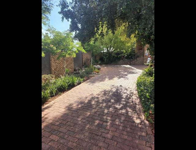 4 BEDROOM HOUSE FOR SALE IN PANORAMA